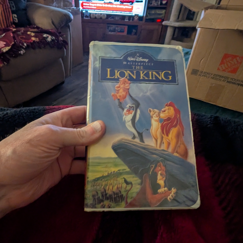 Disney The Lion King VHS with Blue and Red Cover